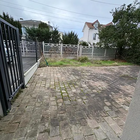 A Quelques Pas De La Gare - Daire *